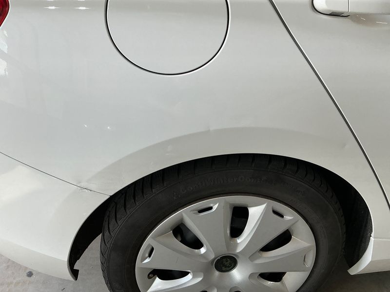 BMW 1er 118i 2011 – снимка 23