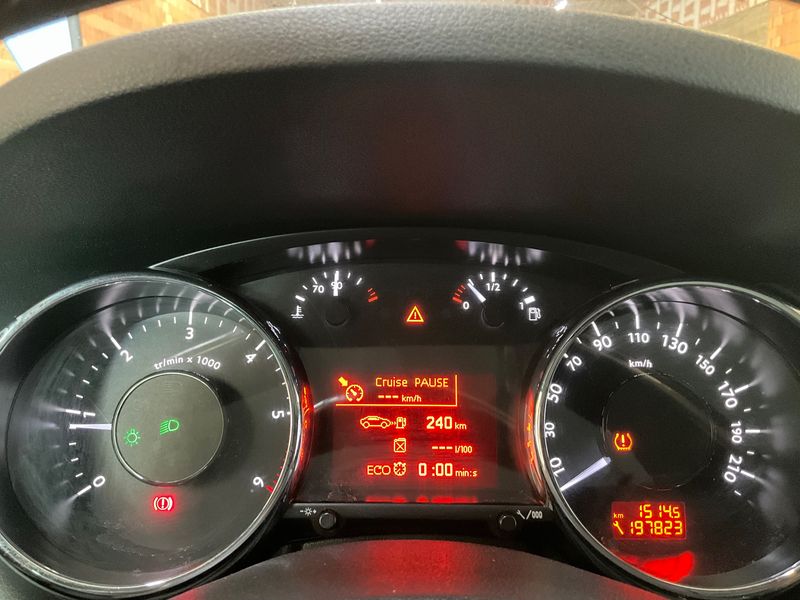 Peugeot 3008 1.6 Blue-HDi Crossway 2016 – снимка 20