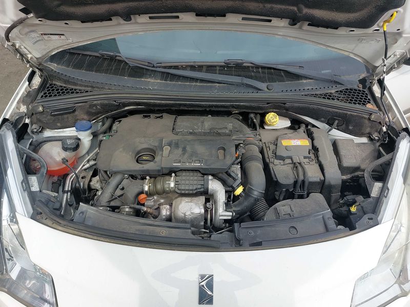 Citroen DS3 1.6 HDi SoChic 2012 – снимка 8