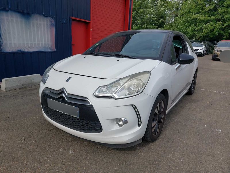 Citroen DS3 1.6 HDi SoChic 2012 – снимка 1