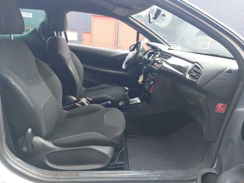 Citroen DS3 1.6 HDi SoChic 2012 – снимка 10