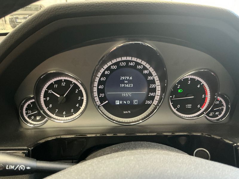 Mercedes-Benz E-Klasse E 220 CDI Avantgarde 2010 – снимка 18