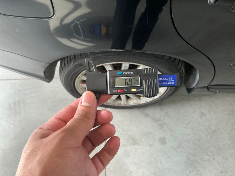 Volvo V50 2.4 D5 Summum 2007 – снимка на щета