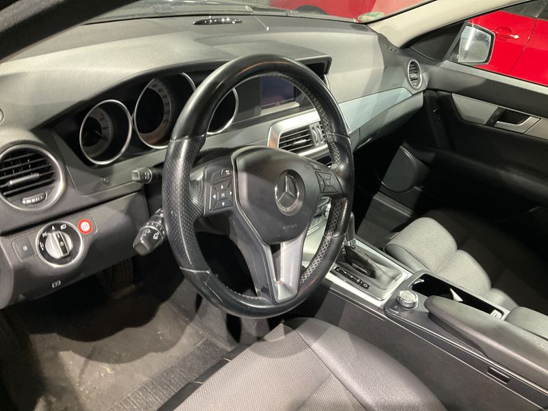Mercedes-Benz C-Klasse C 200 CDI T BlueEfficiency Avantgarde 2011 – снимка 26
