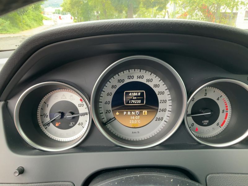 Mercedes-Benz C-Klasse C 200 CDI T BlueEfficiency Avantgarde 2011 – снимка 18