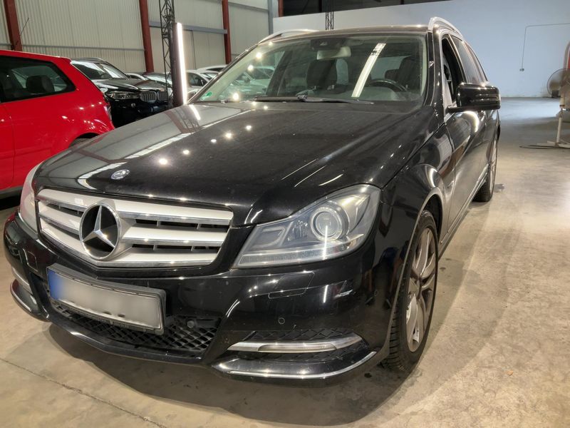 Mercedes-Benz C-Klasse C 200 CDI T BlueEfficiency Avantgarde 2011 – снимка 1