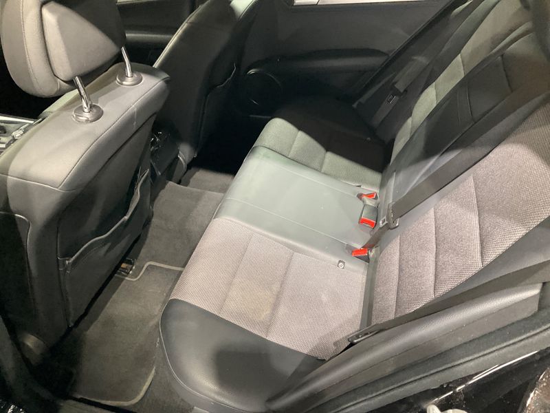 Mercedes-Benz C-Klasse C 200 CDI T BlueEfficiency Avantgarde 2011 – снимка 30