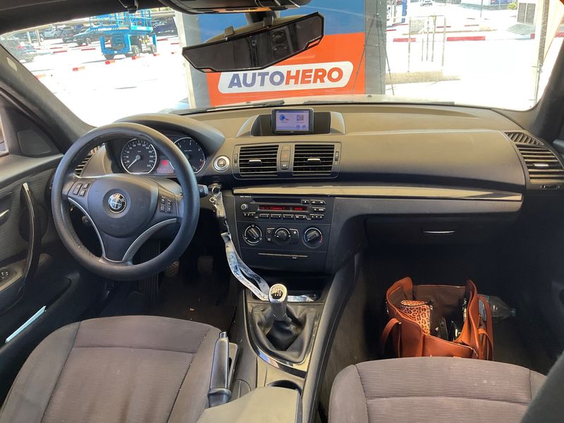 BMW 1er 116d 2010 – снимка 17