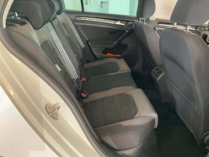 Volkswagen Golf VII 1.5 TSI ACT Highline BlueMotion Tech 2018 – снимка 19