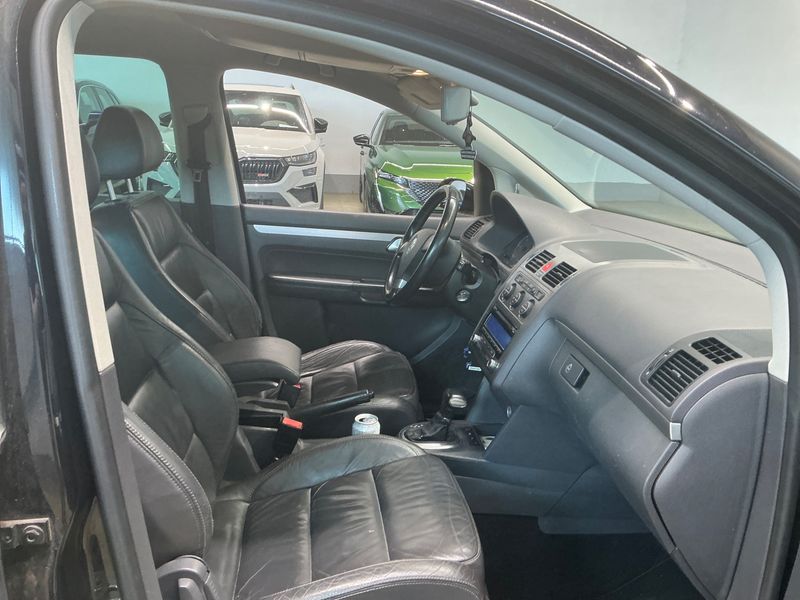 Volkswagen Touran 2.0 TDI Highline 2007 – снимка 3