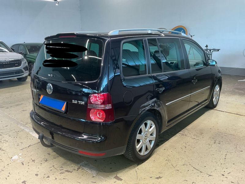 Volkswagen Touran 2.0 TDI Highline 2007 – снимка 2