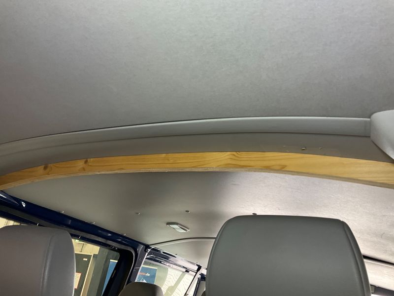 Volkswagen T5 Kombi 2.0 TDI 2012 – снимка 49