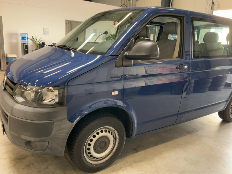 Volkswagen T5 Kombi 2.0 TDI 2012 – снимка 2