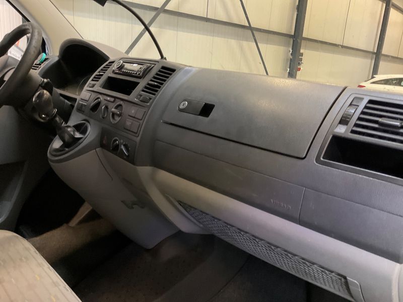 Volkswagen T5 Kombi 2.0 TDI 2012 – снимка 45