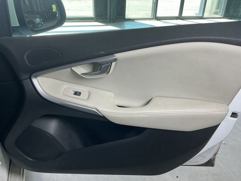Volvo V40 1.6 D2 Summum 2013 – снимка 27