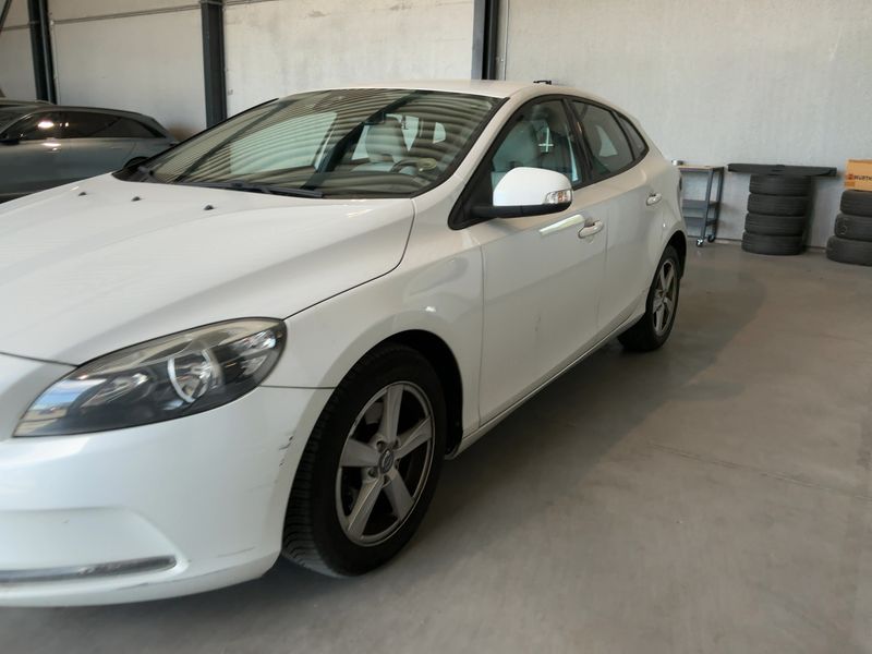 Volvo V40 1.6 D2 Summum 2013 – снимка 2