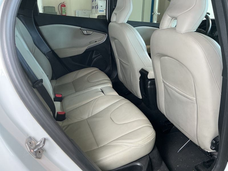 Volvo V40 1.6 D2 Summum 2013 – снимка 32