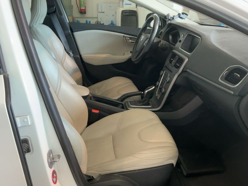 Volvo V40 1.6 D2 Summum 2013 – снимка 16