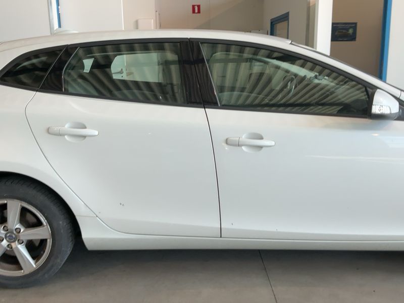 Volvo V40 1.6 D2 Summum 2013 – снимка 10