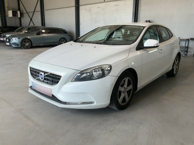 Volvo V40 1.6 D2 Summum 2013 – снимка 1