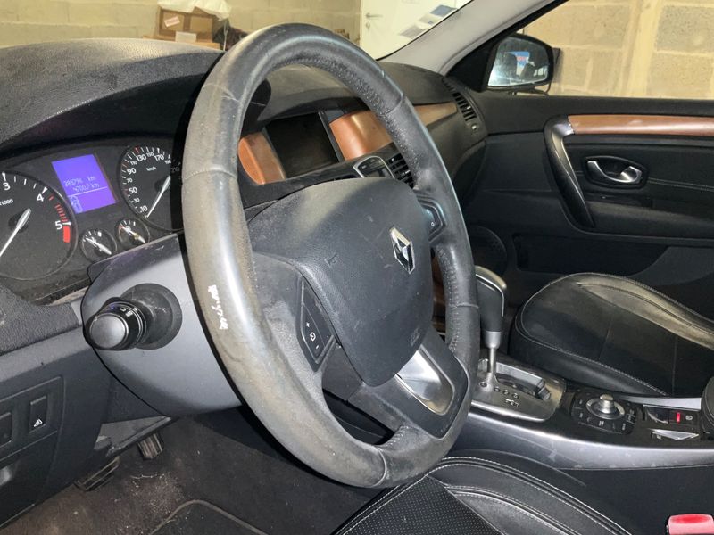 Renault Laguna 2.0 dCi Initiale 2009 – снимка 35
