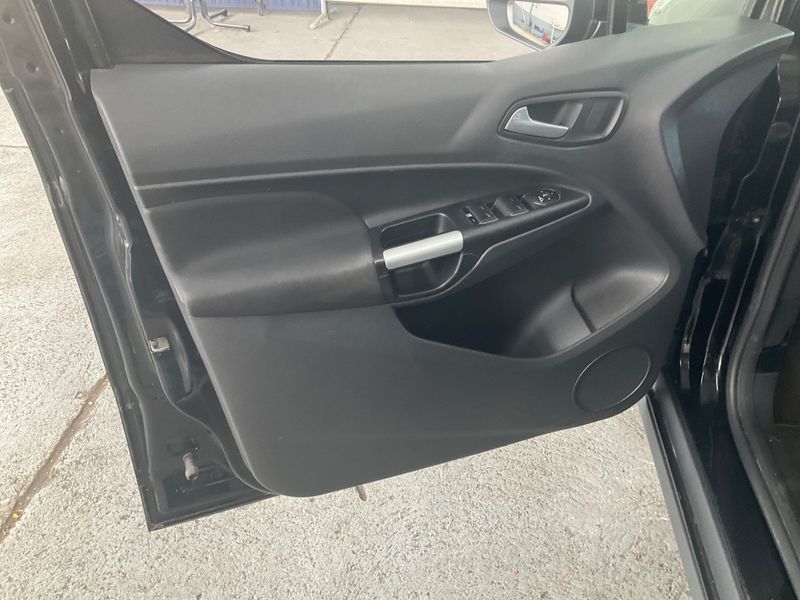 Ford Grand Tourneo Connect 1.6 TDCi Titanium 2014 – снимка 32