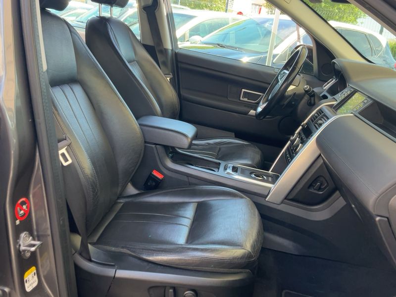 Land Rover Discovery Sport 2.0 Td4 HSE 2018 – снимка 16
