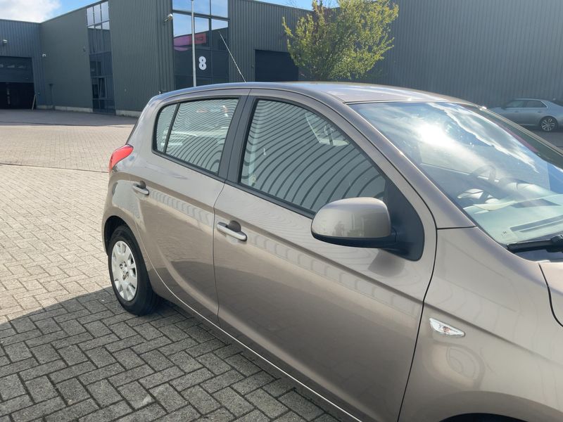 Hyundai i20 1.2 Classic 2013 – снимка 12