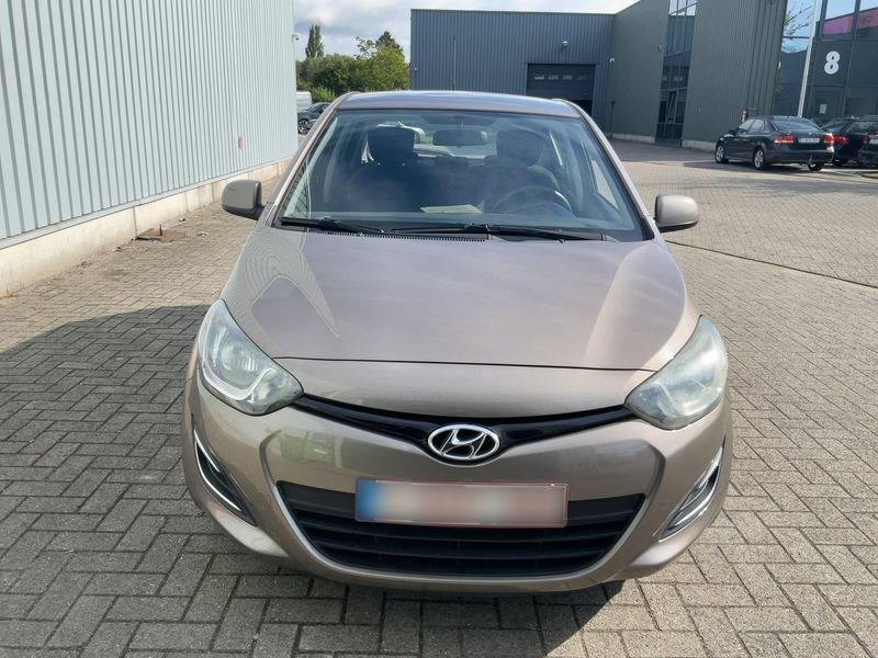 Hyundai i20 1.2 Classic 2013 – снимка 14