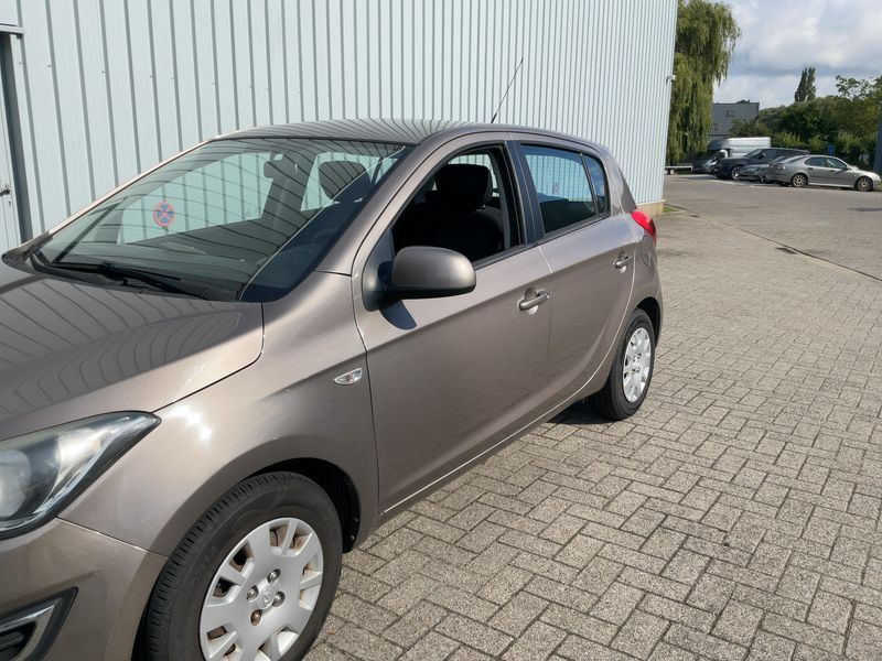 Hyundai i20 1.2 Classic 2013 – снимка 2