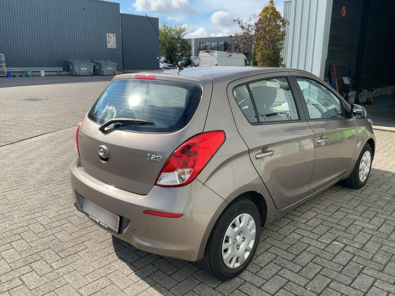 Hyundai i20 1.2 Classic 2013 – снимка 8