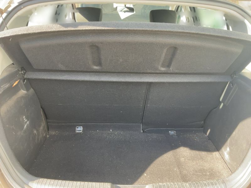 Hyundai i20 1.2 Classic 2013 – снимка 15