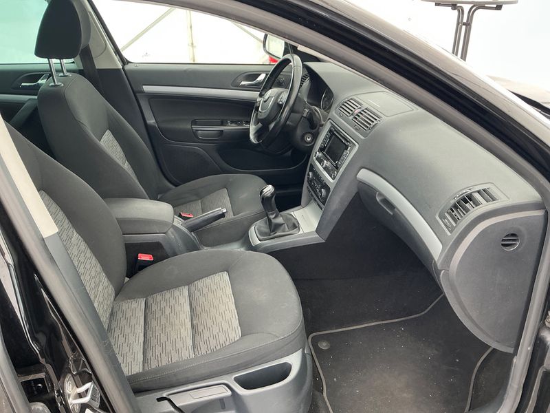 Skoda Octavia 1.6 TDI Ambition 2013 – снимка 3