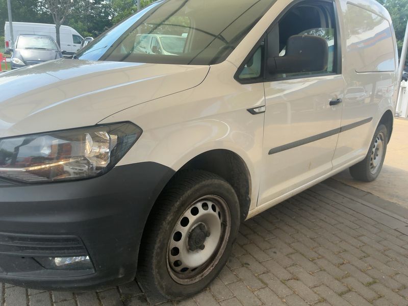 Volkswagen Caddy 2.0 TDI Kombi 4Motion BlueMotion Tech 2020 – снимка 2