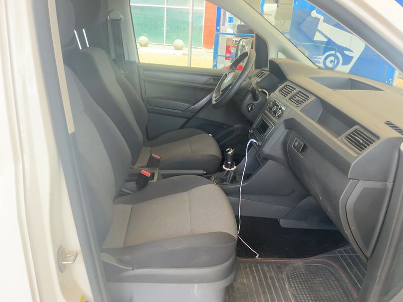 Volkswagen Caddy 2.0 TDI Kombi 4Motion BlueMotion Tech 2020 – снимка 16