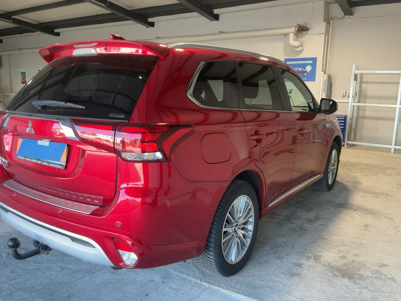 Mitsubishi Outlander 2.4 PHEV Plus Spirit 4WD 2020 – снимка 8