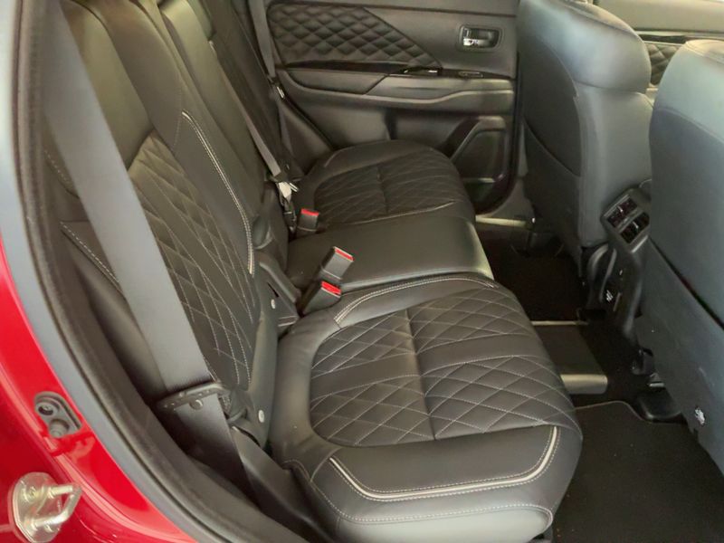 Mitsubishi Outlander 2.4 PHEV Plus Spirit 4WD 2020 – снимка 19