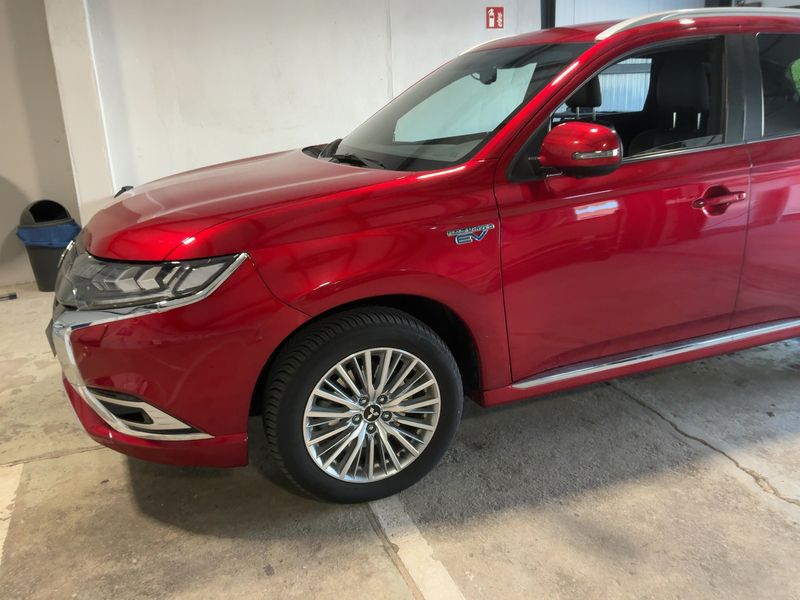 Mitsubishi Outlander 2.4 PHEV Plus Spirit 4WD 2020 – снимка 2