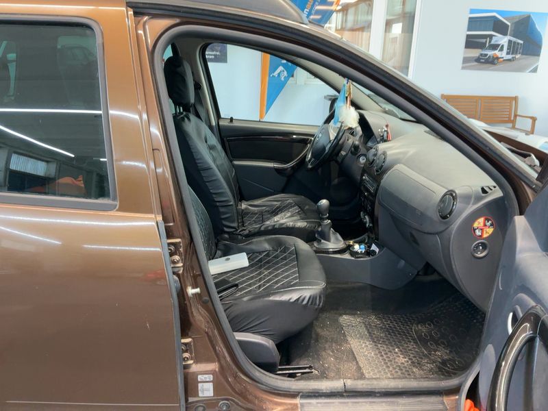 Dacia Duster 1.5 dCi Prestige 4x4 2012 – снимка 17