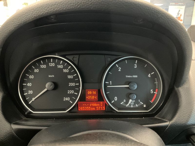 BMW 1er 118d 2007 – снимка 4