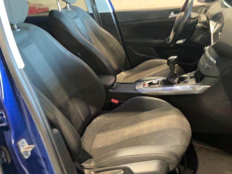 Peugeot 308 1.2 e-THP Allure 2020 – снимка 16