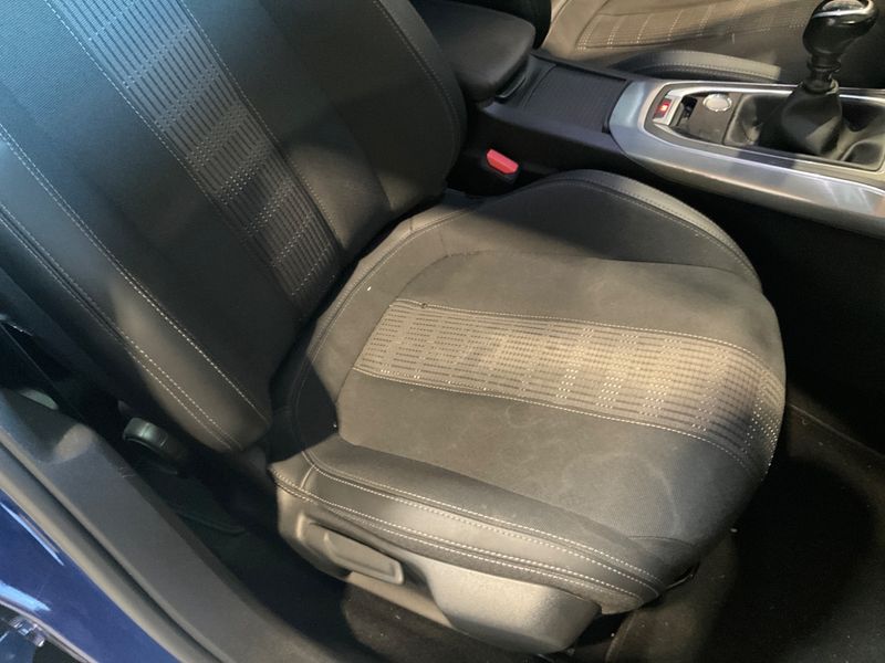 Peugeot 308 1.2 e-THP Allure 2020 – снимка 25