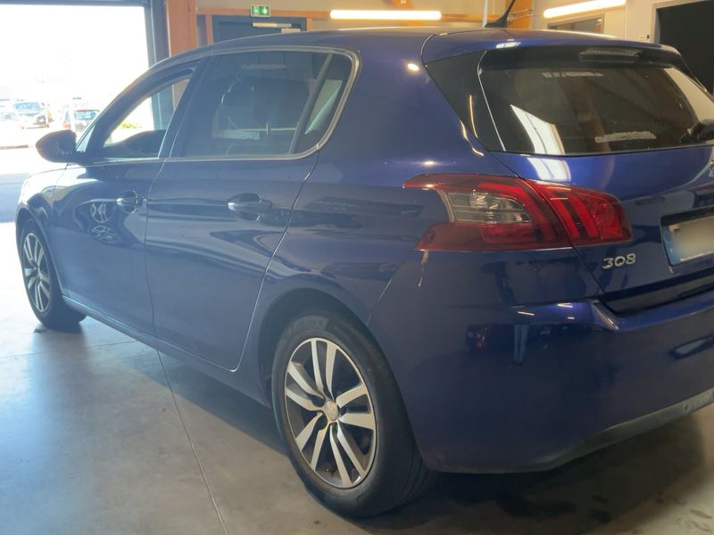 Peugeot 308 1.2 e-THP Allure 2020 – снимка 6