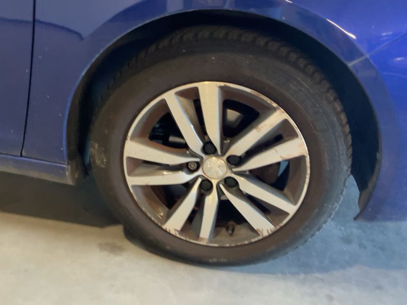 Peugeot 308 1.2 e-THP Allure 2020 – снимка 11