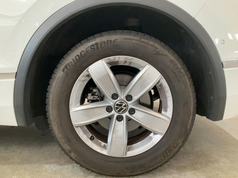Volkswagen Tiguan 2.0 TDI R-Line 4Motion 2022 – снимка 17
