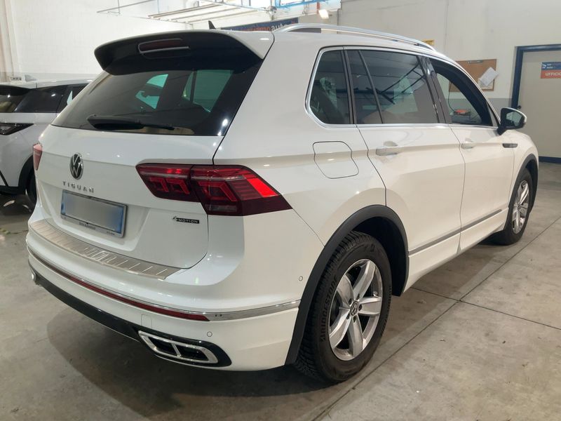 Volkswagen Tiguan 2.0 TDI R-Line 4Motion 2022 – снимка 6