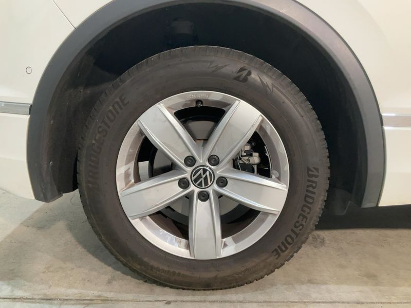 Volkswagen Tiguan 2.0 TDI R-Line 4Motion 2022 – снимка 18