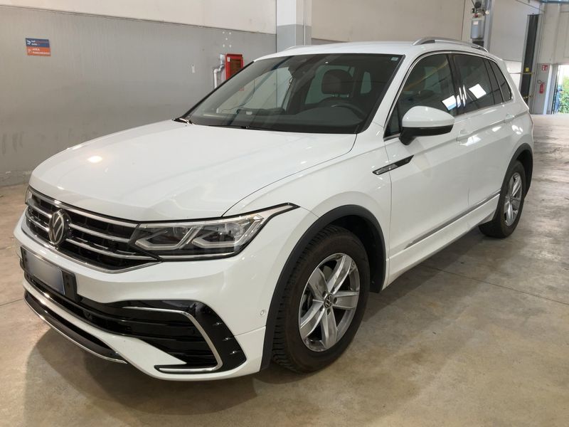 Volkswagen Tiguan 2.0 TDI R-Line 4Motion 2022 – снимка 1