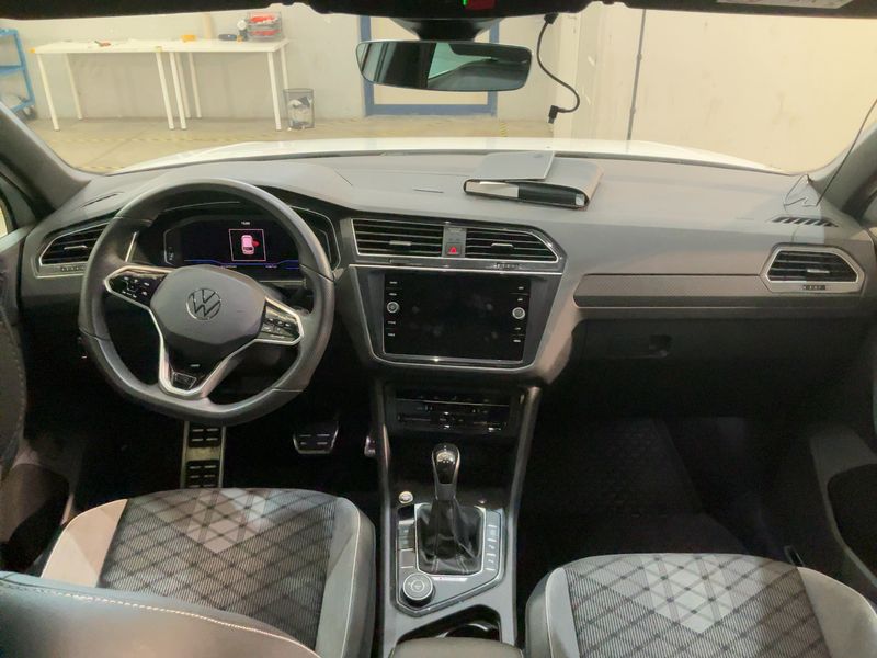 Volkswagen Tiguan 2.0 TDI R-Line 4Motion 2022 – снимка 12