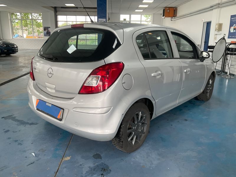 Opel Corsa 1.2 Edition 2009 – снимка 2